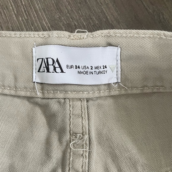 Zara Shorts - Picture 2 of 4